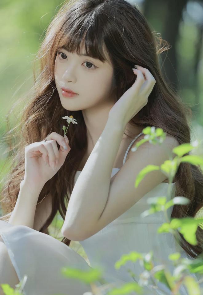 《领导的漂亮的妻子》2